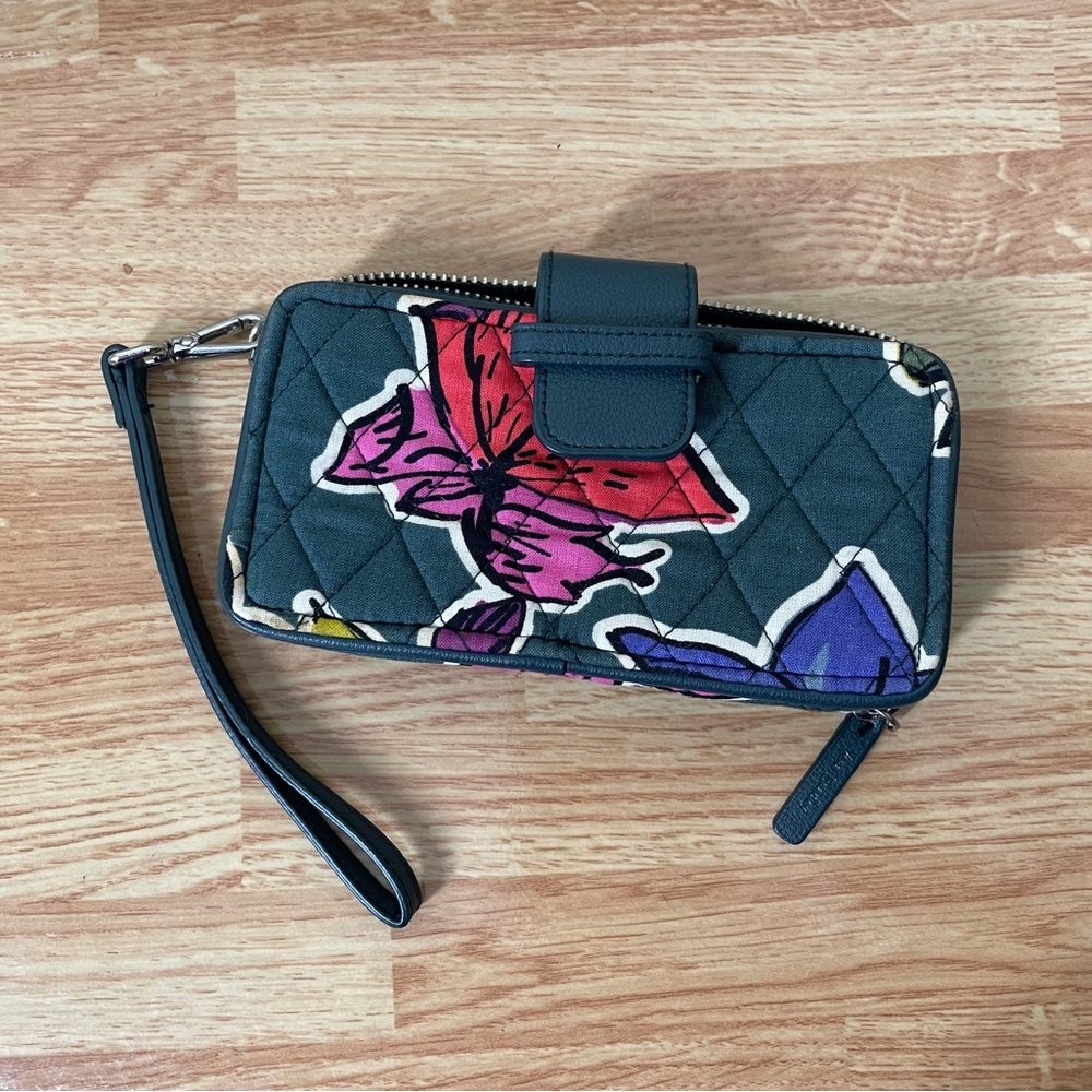 🧁 VERA BRADLEY Falling Flowers Grab & Go Wristlet